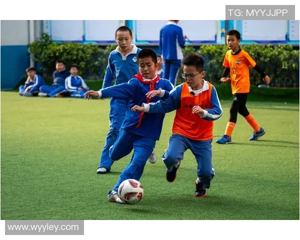 颠两足球的魅力与挑战探讨如何提升青少年足球水平与参与热情
